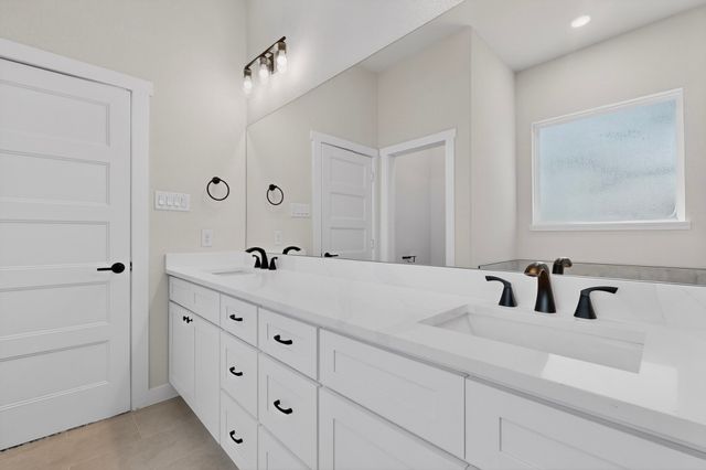 1011 Division Street, Greenville, TX 75401