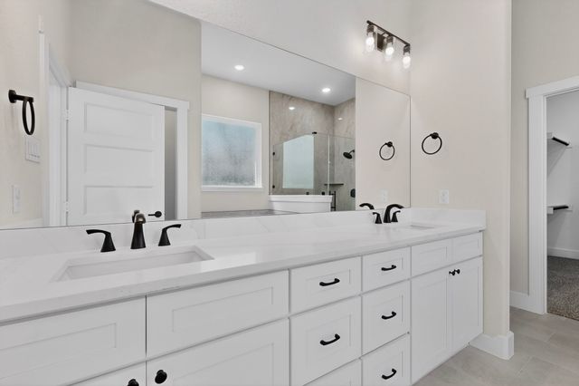 1011 Division Street, Greenville, TX 75401