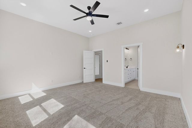 1011 Division Street, Greenville, TX 75401