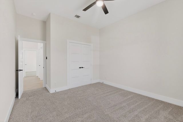 1011 Division Street, Greenville, TX 75401