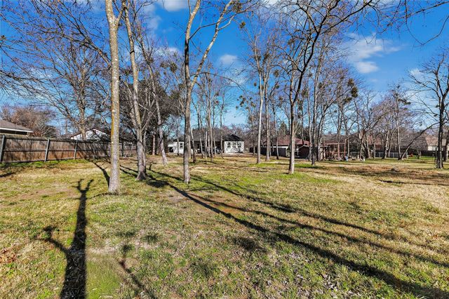 1011 Division Street, Greenville, TX 75401