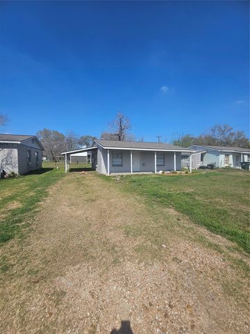 1311 Fred Street, El Campo, TX 77437