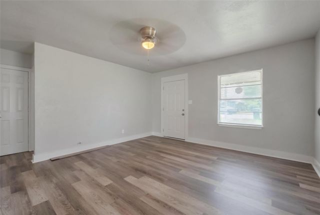 1311 Fred Street, El Campo, TX 77437