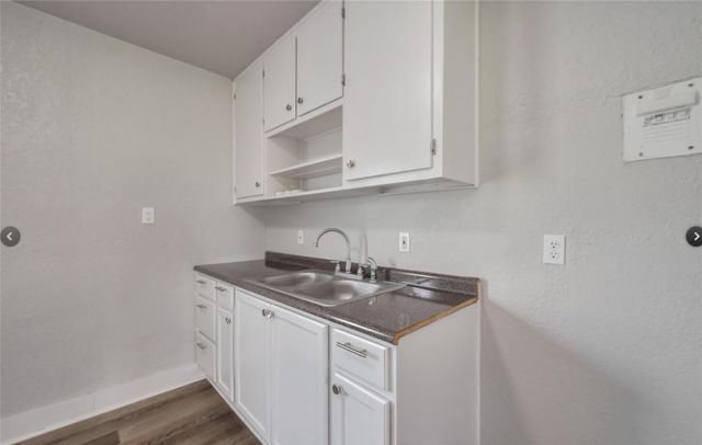 1311 Fred Street, El Campo, TX 77437