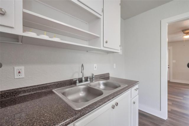 1311 Fred Street, El Campo, TX 77437