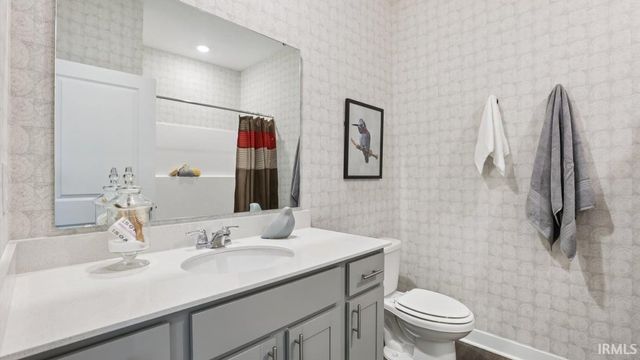 104 N Deer Cliff Run, Fort Wayne, IN 46804