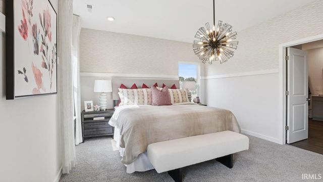 104 N Deer Cliff Run, Fort Wayne, IN 46804