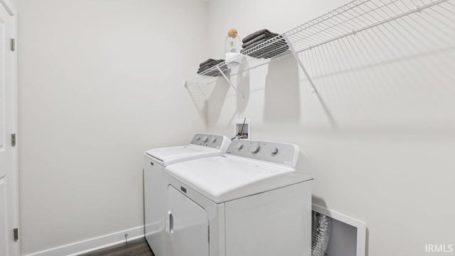 104 N Deer Cliff Run, Fort Wayne, IN 46804