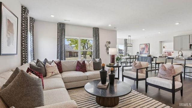 104 N Deer Cliff Run, Fort Wayne, IN 46804