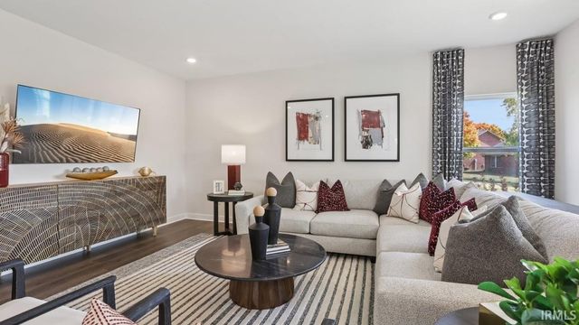 104 N Deer Cliff Run, Fort Wayne, IN 46804