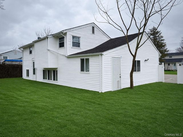 3108 Devon Avenue, Medford, NY 11763