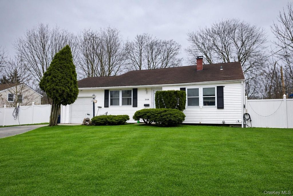 3108 Devon Avenue, Medford, NY 11763