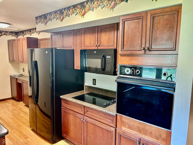 874 S Lakehurst Drive, Franklin, IN 46131