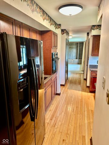 874 S Lakehurst Drive, Franklin, IN 46131