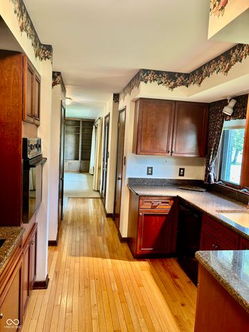 874 S Lakehurst Drive, Franklin, IN 46131