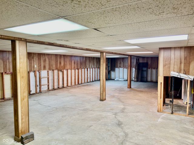 874 S Lakehurst Drive, Franklin, IN 46131