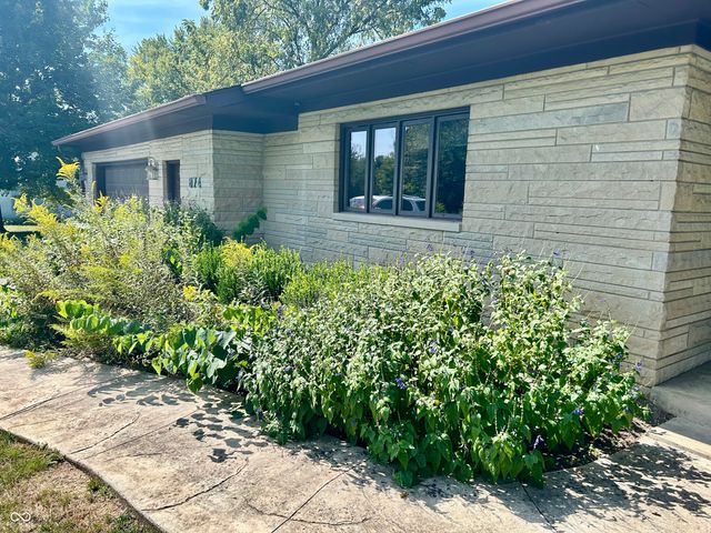 874 S Lakehurst Drive, Franklin, IN 46131