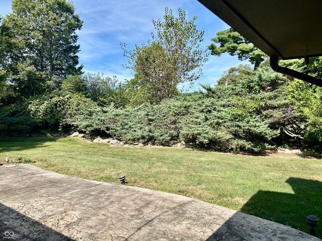 874 S Lakehurst Drive, Franklin, IN 46131