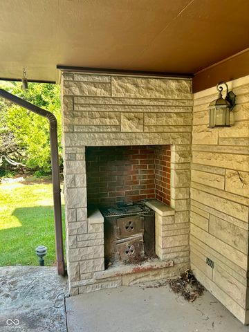 874 S Lakehurst Drive, Franklin, IN 46131