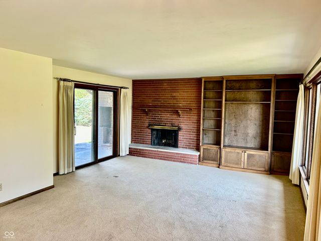 874 S Lakehurst Drive, Franklin, IN 46131