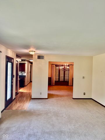 874 S Lakehurst Drive, Franklin, IN 46131