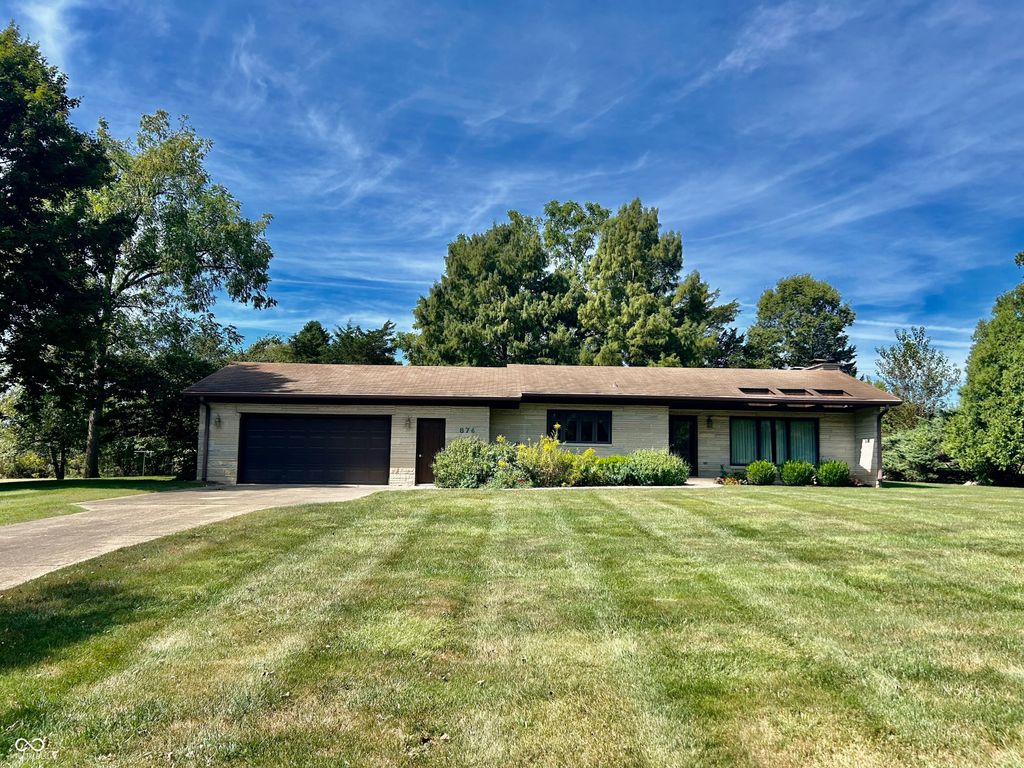 874 S Lakehurst Drive, Franklin, IN 46131