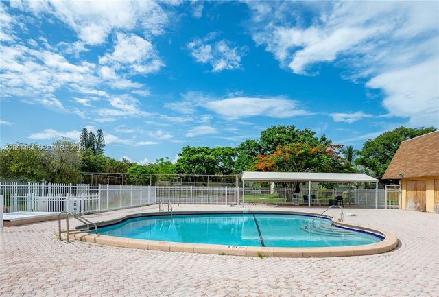 617 S State Road 7 1C, Margate, FL 33068