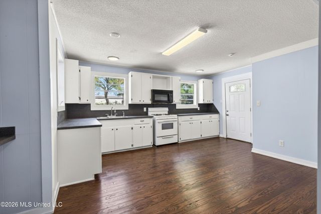 612 N Wright Avenue, Long Beach, MS 39560