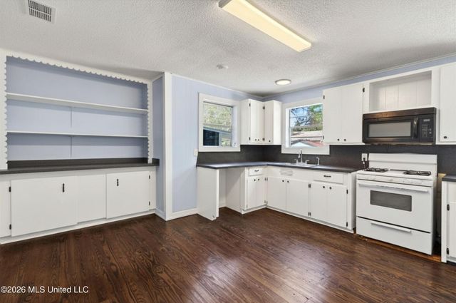 612 N Wright Avenue, Long Beach, MS 39560