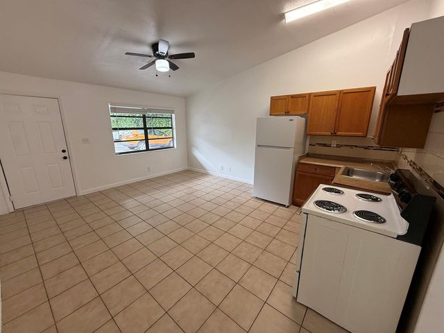2316 MONROE Street 10, Hollywood, FL 33020