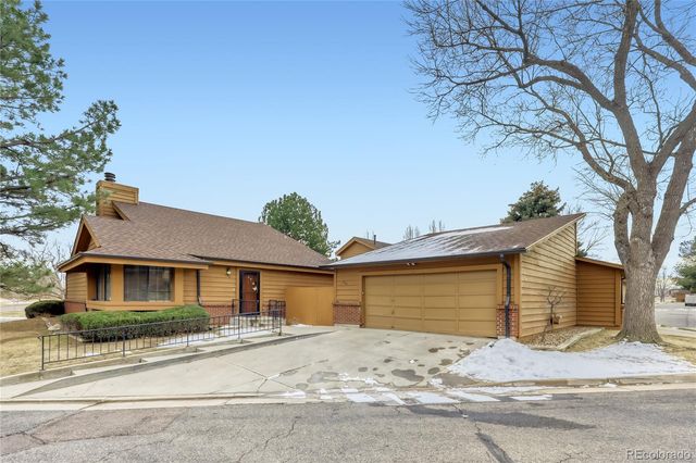 204 S Eagle Circle, Aurora, CO 80012
