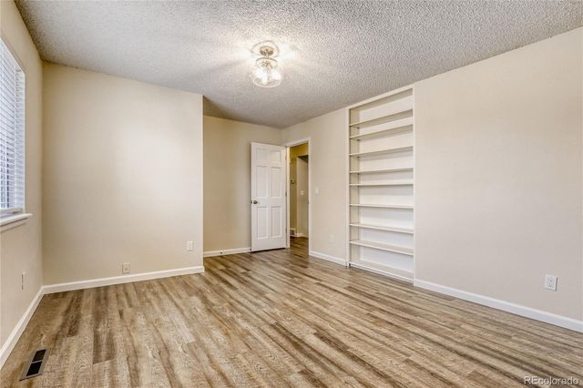 204 S Eagle Circle, Aurora, CO 80012