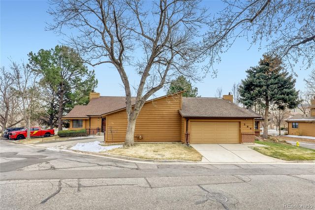 204 S Eagle Circle, Aurora, CO 80012
