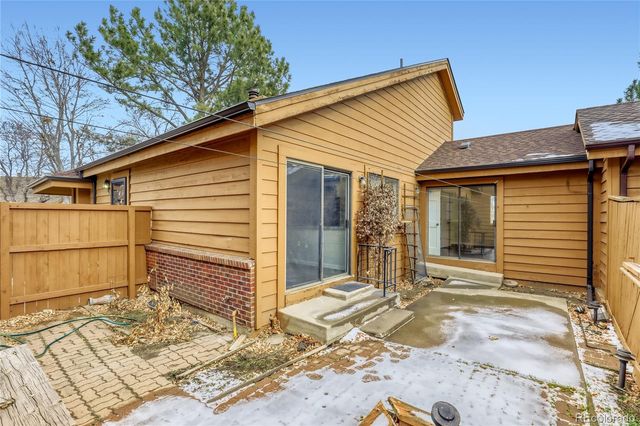 204 S Eagle Circle, Aurora, CO 80012