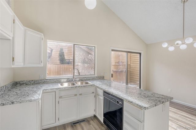 204 S Eagle Circle, Aurora, CO 80012