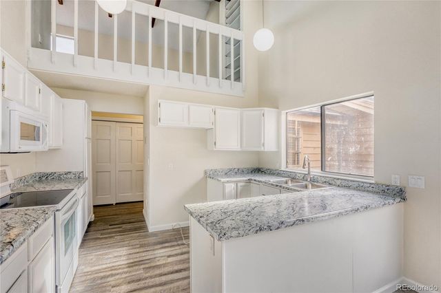 204 S Eagle Circle, Aurora, CO 80012