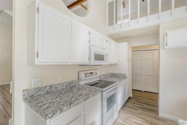 204 S Eagle Circle, Aurora, CO 80012