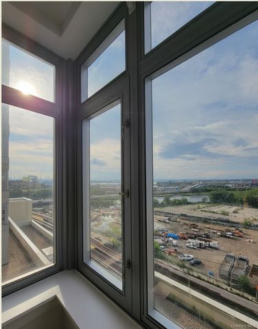 4028 College Point Boulevard 805, Flushing, NY 11354