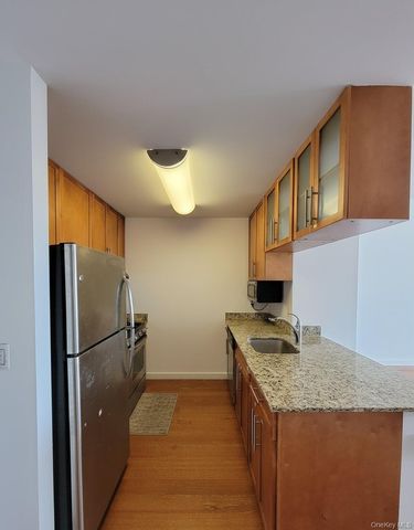 4028 College Point Boulevard 805, Flushing, NY 11354