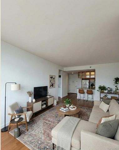 4028 College Point Boulevard 805, Flushing, NY 11354