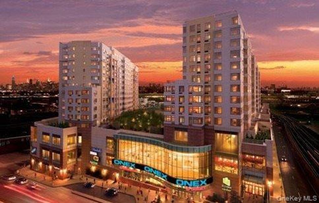 4028 College Point Boulevard 805, Flushing, NY 11354