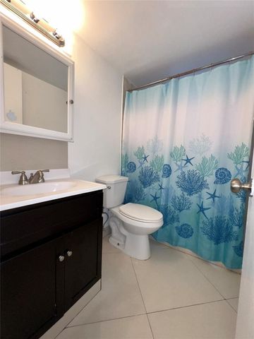 1021 NW 45th Street 4, Deerfield Beach, FL 33064