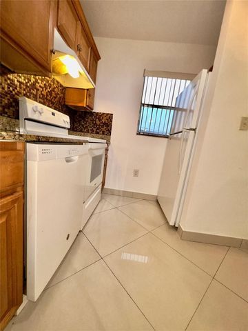 1021 NW 45th Street 4, Deerfield Beach, FL 33064