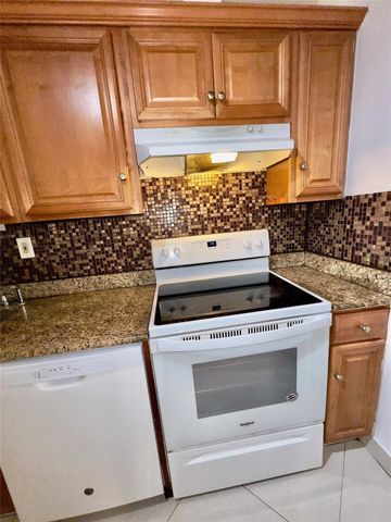 1021 NW 45th Street 4, Deerfield Beach, FL 33064