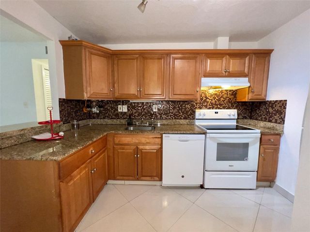 1021 NW 45th Street 4, Deerfield Beach, FL 33064