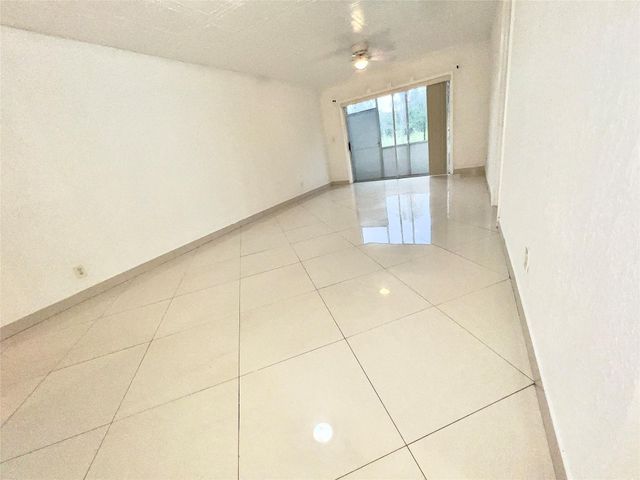 1021 NW 45th Street 4, Deerfield Beach, FL 33064