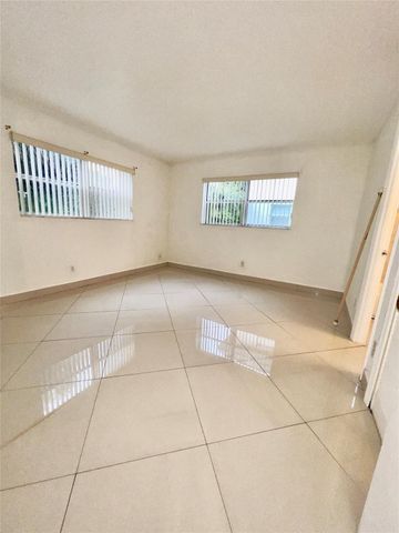 1021 NW 45th Street 4, Deerfield Beach, FL 33064