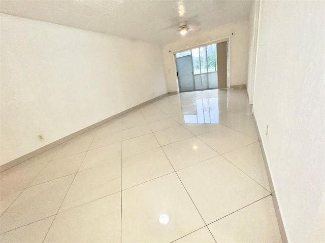 1021 NW 45th Street 4, Deerfield Beach, FL 33064