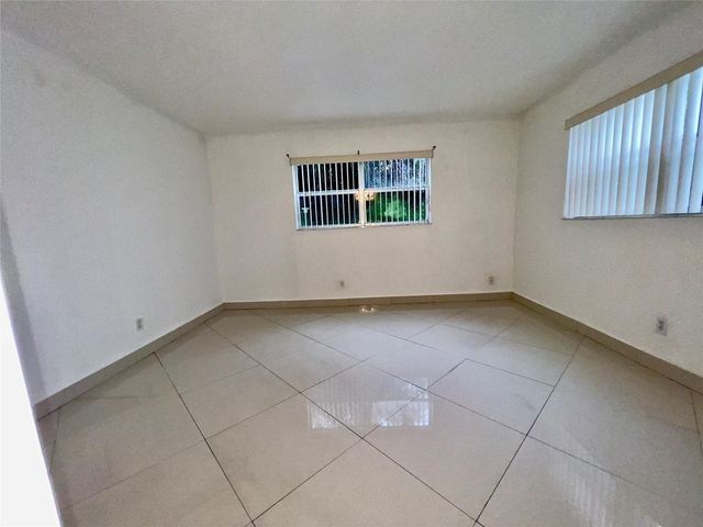 1021 NW 45th Street 4, Deerfield Beach, FL 33064