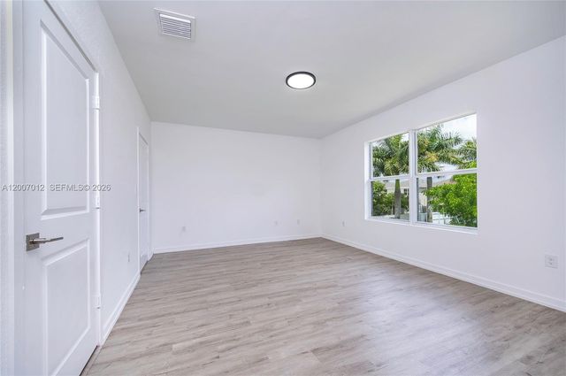 624 NE 5th St, Florida City, FL 33034